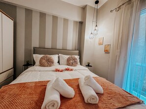 2 habitaciones, escritorio, tabla de planchar con plancha y wifi 