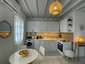 Fridge, microwave, oven, coffee/tea maker