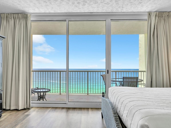開放式客房, 1 張特大雙人床 (Majestic Beach Towers 1-1509)