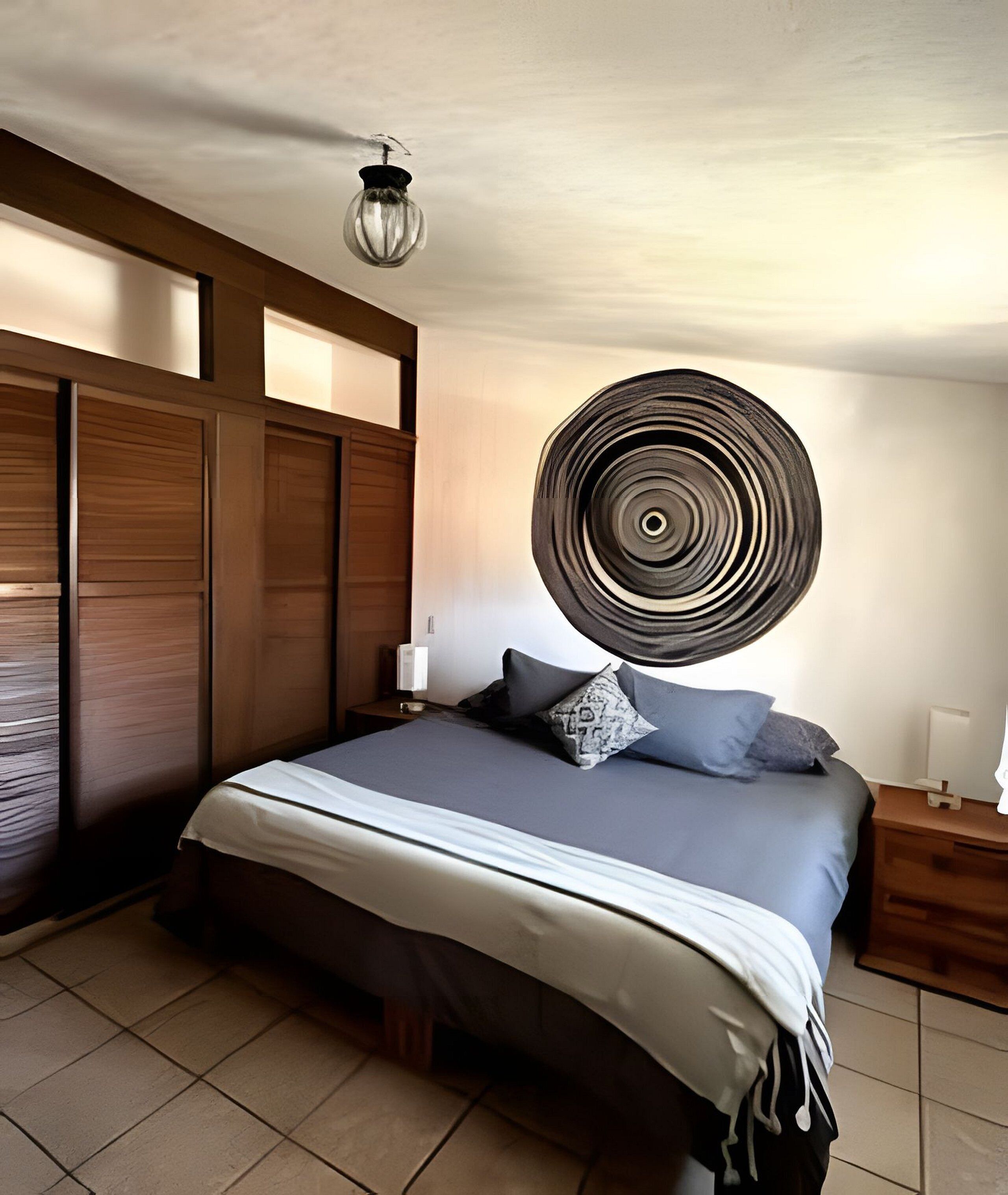 3 bedrooms, iron/ironing board, internet, bed sheets