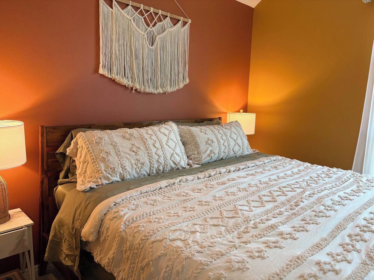 3 bedrooms, desk, free WiFi, bed sheets