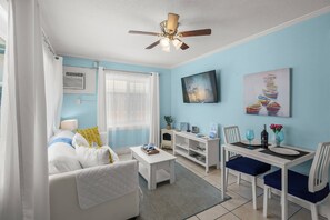 Exterior - Coastal Breeze Siesta - Dolphin (Siesta Key)