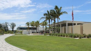 Exterior - Coastal Breeze Siesta - Pelican (Siesta Key)