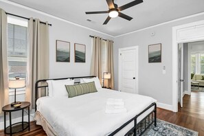 1 dormitorio, escritorio, tabla de planchar con plancha y wifi gratis
