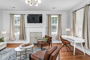 Smart TV - Dana`s Corner| 1King Bed | Close to USC Stadium (Columbia)