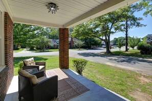 Property grounds - Dana`s Corner| 1King Bed | Close to USC Stadium (Columbia)