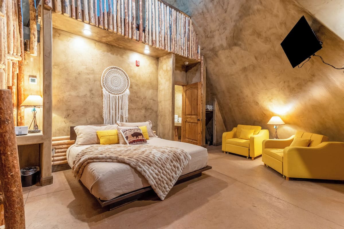 Luxury Suite, Mobility Accessible, Patio | Premium bedding, memory foam beds, iron/ironing board (on request)