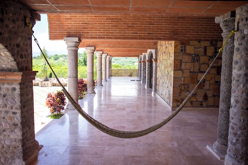 Ideal fifth for rest! Swimming pool, foosball, barbecue and much more.