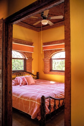 5 bedrooms, WiFi, bed sheets - Ideal fifth for rest! Swimming pool, foosball, barbecue and much more. (San Gabriel las Palmas)
