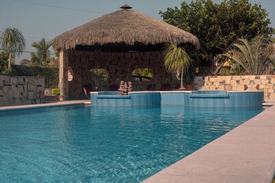 Ideal fifth for rest! Swimming pool, foosball, barbecue and much more.