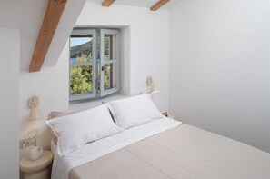 3 bedrooms, iron/ironing board, WiFi, bed sheets - Stone house Casa Lumina (Božava)