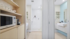 Sèche-cheveux, serviettes fournies