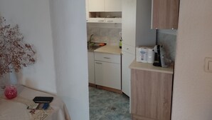 單棟房屋 (Two Bedroom Holiday Home) | 私人廚房