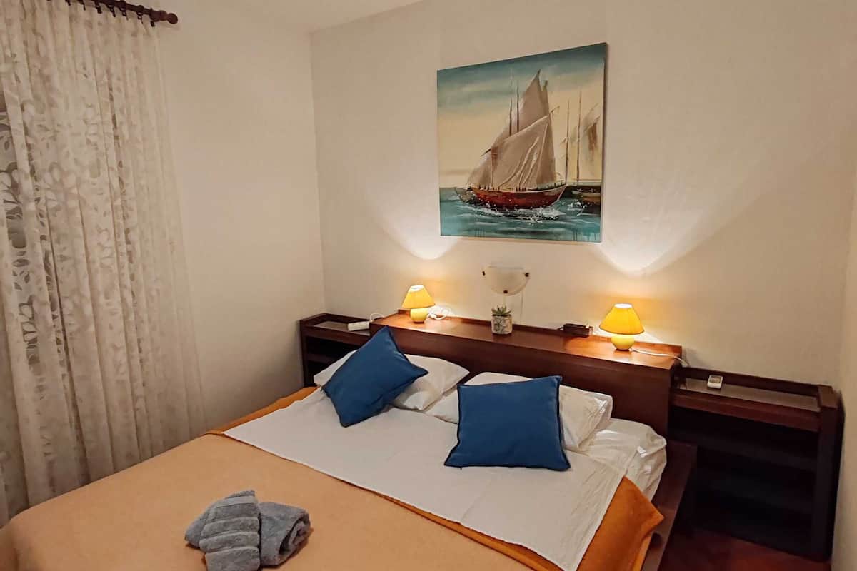 อพาร์ทเมนท์ (Bedroom with Balcony and Sea View - 6) | 4 ห้องนอน, เปล/เตียงเด็กอ่อน, Wi-Fi ฟรี