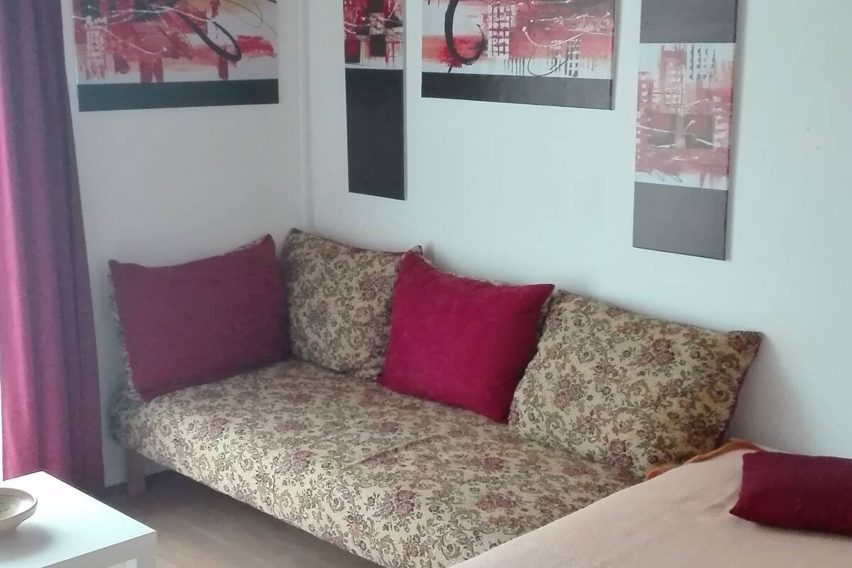 อพาร์ทเมนท์ (One Bedroom Apartment with Balcony an) | 4 ห้องนอน, เปล/เตียงเด็กอ่อน, Wi-Fi ฟรี