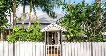 The Shirl Steps away from the vibrant town centre and just a short walk from the stunning beaches of