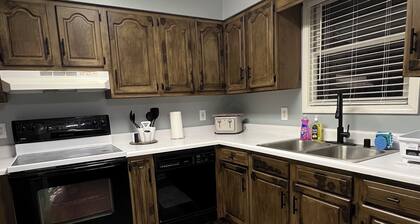Updated home w/ huge driveway. Clean, comfy & convenient! Near KY Lake