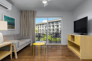Economy Studio, Non Smoking | Living area