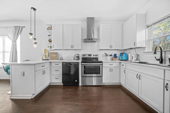 Microwave, oven, stovetop, dishwasher