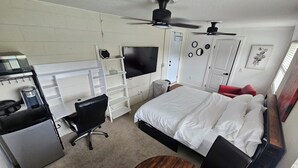 1 dormitorio, escritorio, wifi gratis y ropa de cama