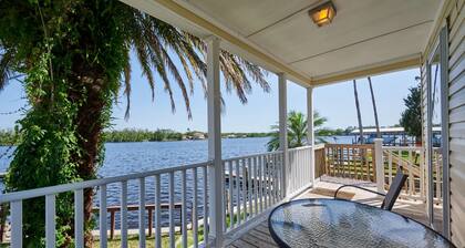 One bedroom cottage on the Homosassa River!