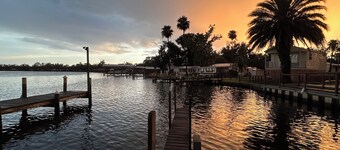  One bedroom cottage on the Homosassa River!