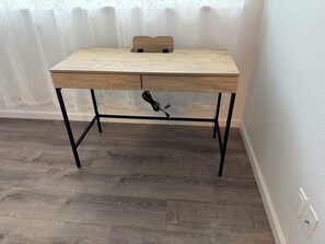 Interior - Kalihi Stream, Coffee Bar, Ro Water, Split Ac, WIFI, Black Out Curtain, 4Parking (Honolulu)