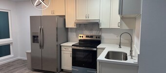 Kalihi Stream, Coffee Bar, Ro Water, Split Ac, WIFI, Black Out Curtain, 4Parking