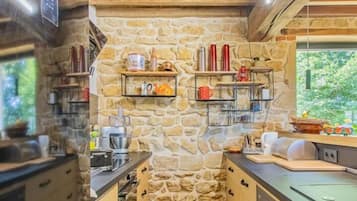 Microondas, horno, lavavajillas