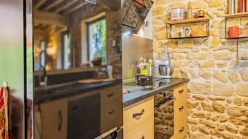 Microondas, horno y lavavajillas