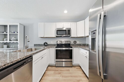 Ocean Blue Haven - Stay for 6!