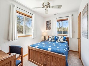 5 bedrooms, iron/ironing board, free WiFi