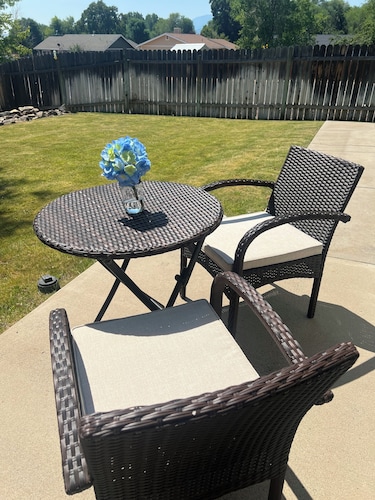 Charming 3-bedroom house with AC, WiFi in fantastic Susanville