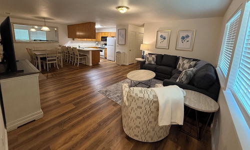 Charming 3-bedroom house with AC, WiFi in fantastic Susanville