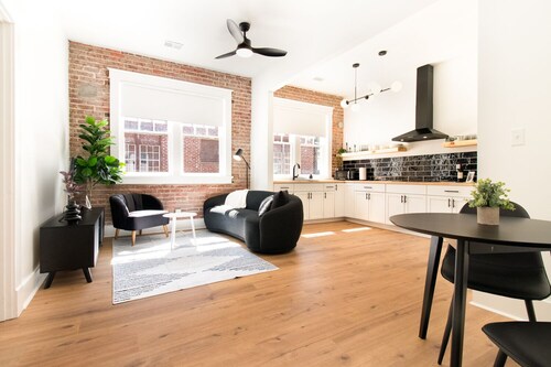 Modern Loft in Lively SoMa Downtown