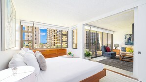 Comfort Διαμέρισμα (Condo), 1 King Κρεβάτι με Καναπέ-Κρεβάτι, Μπαλκόνι (0112) | 1 υπνοδωμάτιο, κλινοσκεπάσματα υψηλής ποιότητας, κουρτίνες συσκότισης 