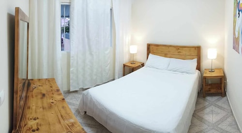 Spacious apartment in amazing Sao Filipe with AC, WiFi