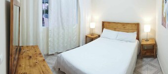 Spacious apartment in amazing Sao Filipe with AC, WiFi