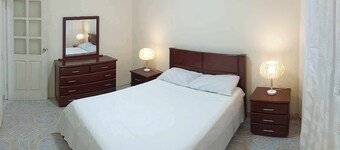 Spacious apartment in amazing Sao Filipe with AC, WiFi