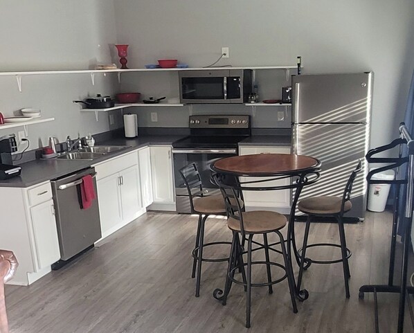 Microwave, oven, stovetop, dishwasher