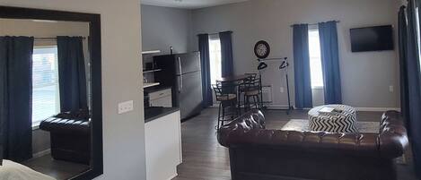 1 dormitori, planxa i posts de planxar, wifi gratuïta i roba de llit