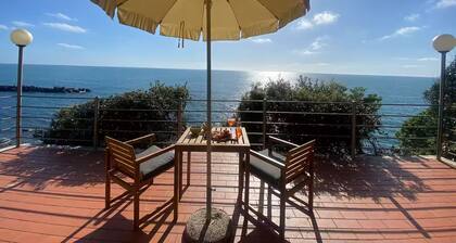 TUSCAN SEAFRONT APARTMENT WITH PRIVATE ACCESS TO THE SEA