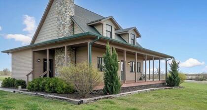 Relaxing Getaway Near Rathbun Lake – Sleeps 10