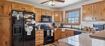 Relaxing Getaway Near Rathbun Lake – Sleeps 10