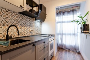Refrigerador, microondas, horno, cafetera/tetera