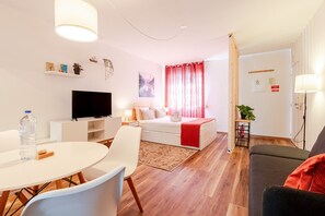 Bügeleisen/Bügelbrett, kostenloses WLAN, Bettwäsche