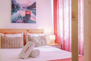 Iron/ironing board, free WiFi, bed sheets
