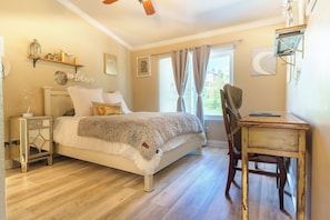 3 habitaciones, tabla de planchar con plancha, wifi y ropa de cama