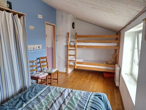 Room - Maison Noirmoutrine behind the harbor at l'Herbaudière; pets allowed (Noirmoutier)