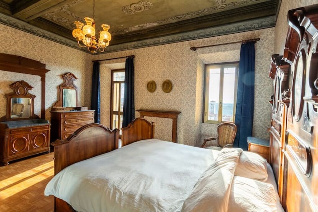 4 slaapkamers, een strijkplank/strijkijzer, wifi, beddengoed